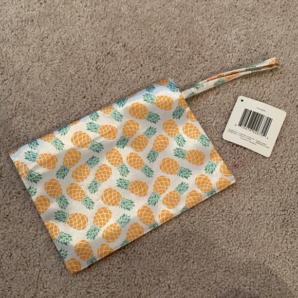 NWT Pineapple print cosmetic tote bag - Picture 3 of 3